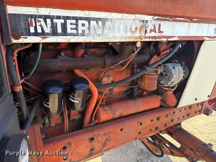image for item FH6591 1979 International Harvester F1086 tractor