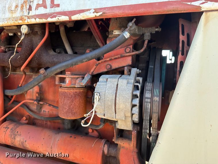 image for item FH6591 1979 International Harvester F1086 tractor
