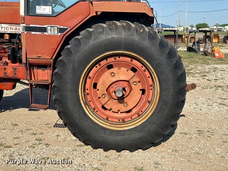 image for item FH6591 1979 International Harvester F1086 tractor