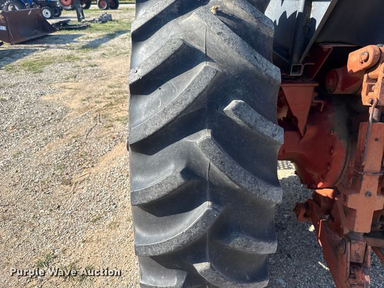 image for item FH6591 1979 International Harvester F1086 tractor