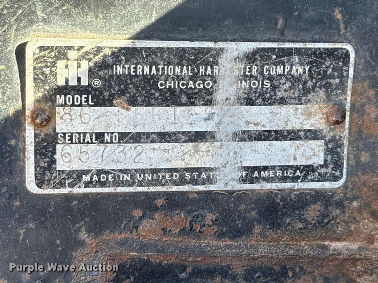 image for item FH6591 1979 International Harvester F1086 tractor