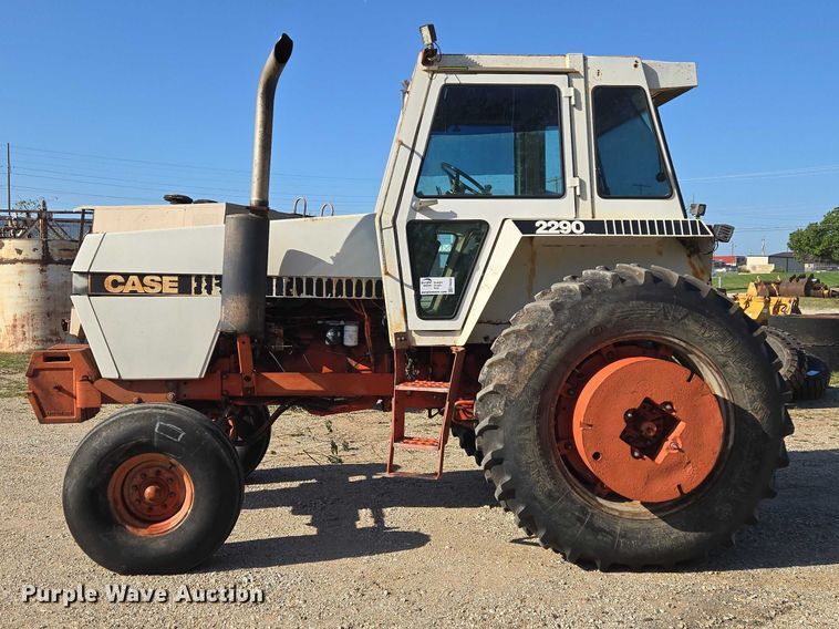 image for item FH6592 Case 2290 tractor