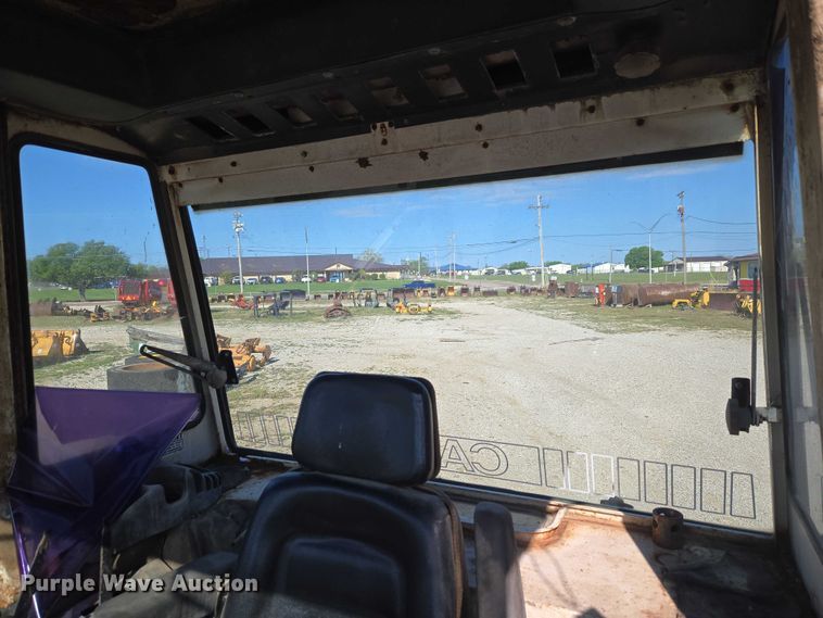 image for item FH6592 Case 2290 tractor