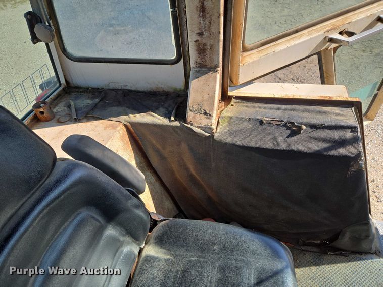 image for item FH6592 Case 2290 tractor