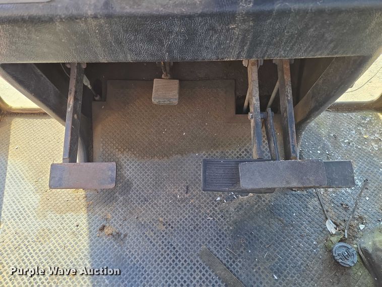 image for item FH6592 Case 2290 tractor