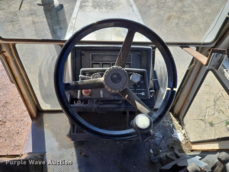 image for item FH6592 Case 2290 tractor