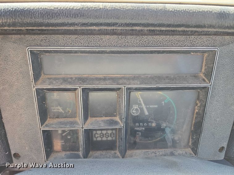 image for item FH6592 Case 2290 tractor