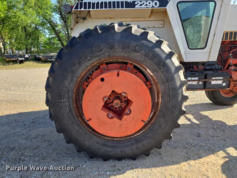 image for item FH6592 Case 2290 tractor