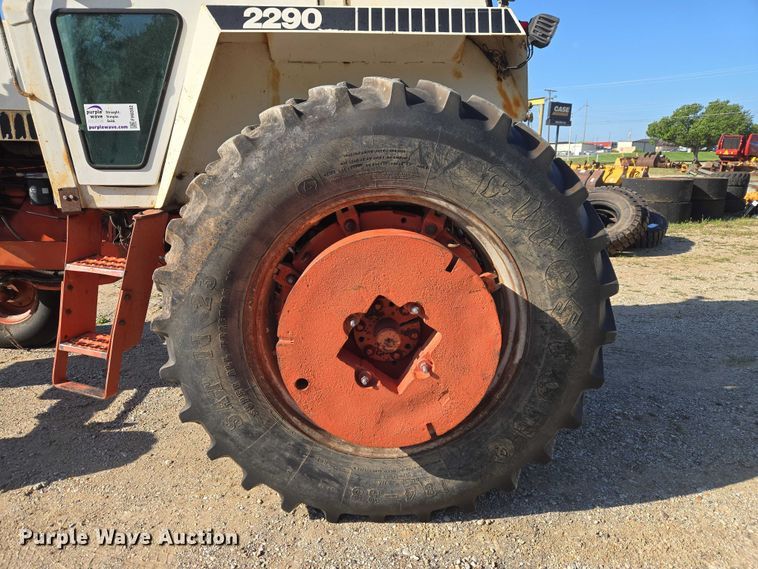 image for item FH6592 Case 2290 tractor
