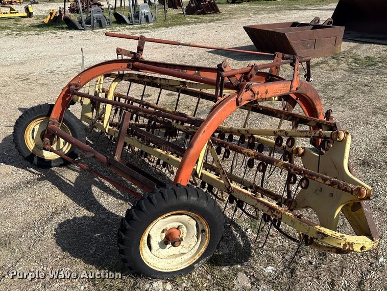 image for item FH6596 New Holland 256 hay rake