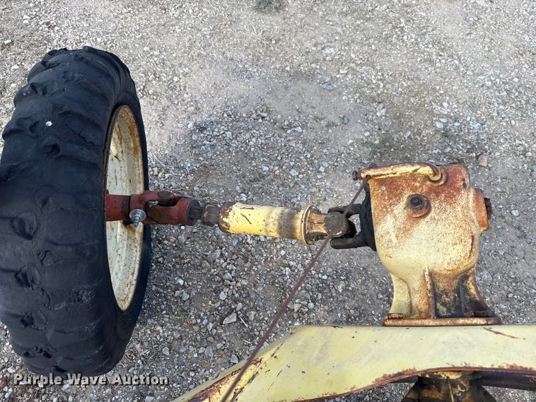 image for item FH6596 New Holland 256 hay rake