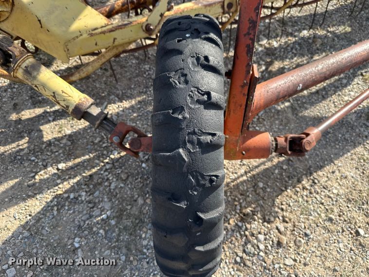 image for item FH6596 New Holland 256 hay rake