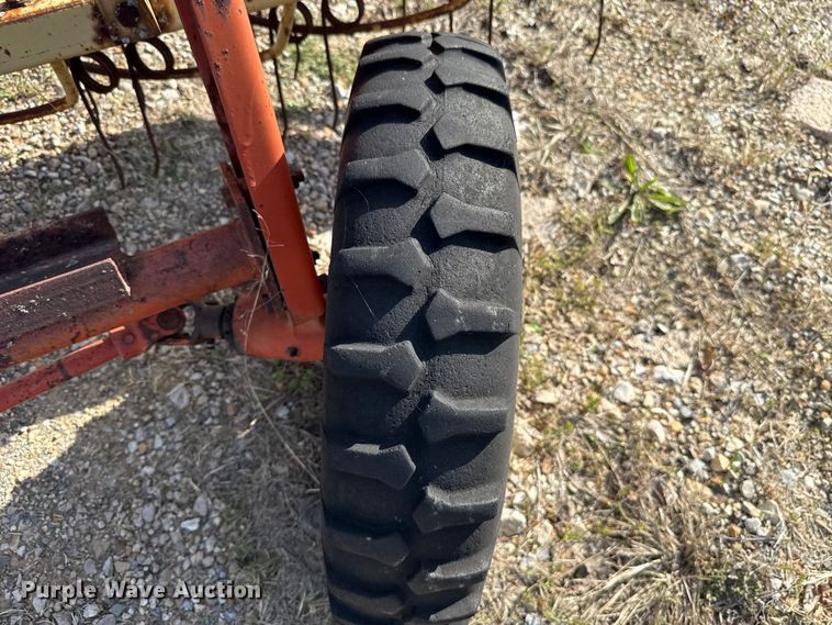 image for item FH6596 New Holland 256 hay rake