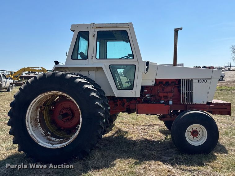image for item FH7003 1977 Case 1370 tractor