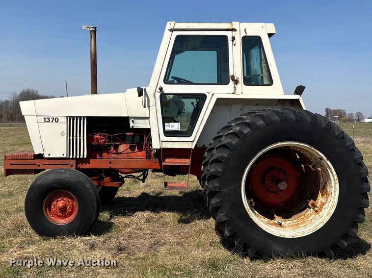 image for item FH7003 1977 Case 1370 tractor