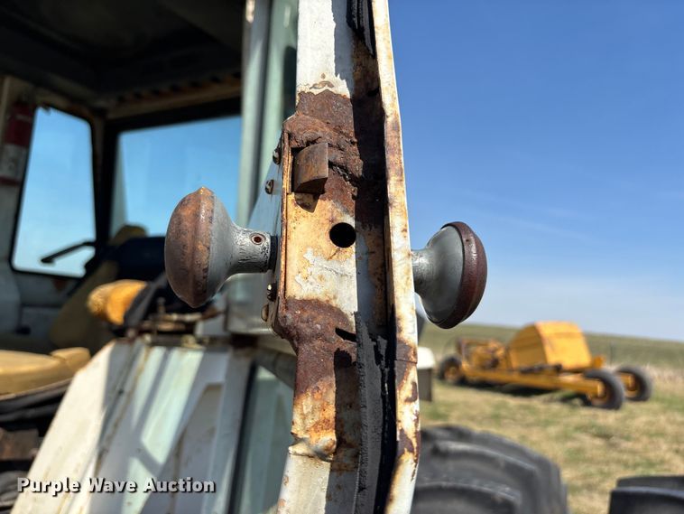 image for item FH7003 1977 Case 1370 tractor