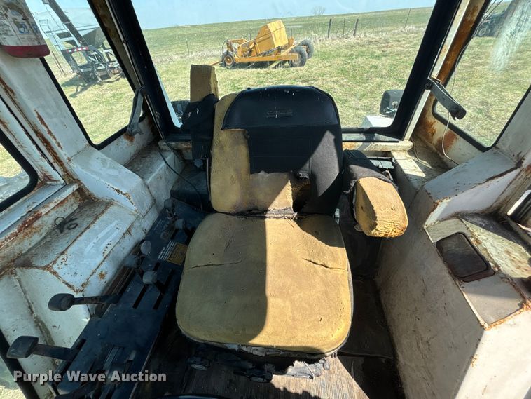 image for item FH7003 1977 Case 1370 tractor