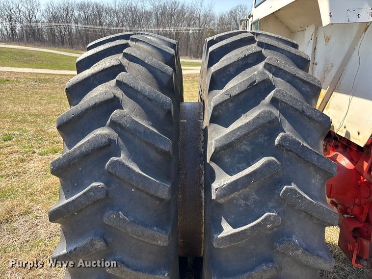 image for item FH7003 1977 Case 1370 tractor