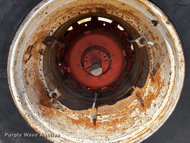 image for item FH7003 1977 Case 1370 tractor