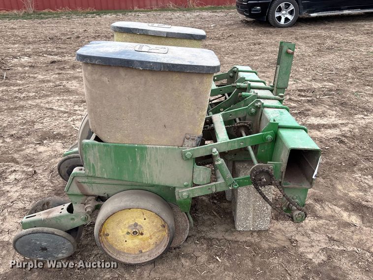 image for item FH7017 John Deere 7100 planter