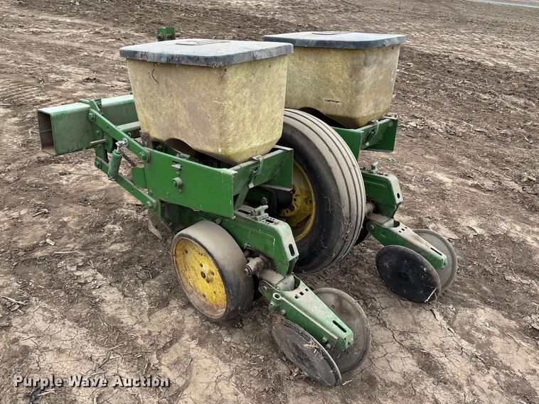 image for item FH7017 John Deere 7100 planter