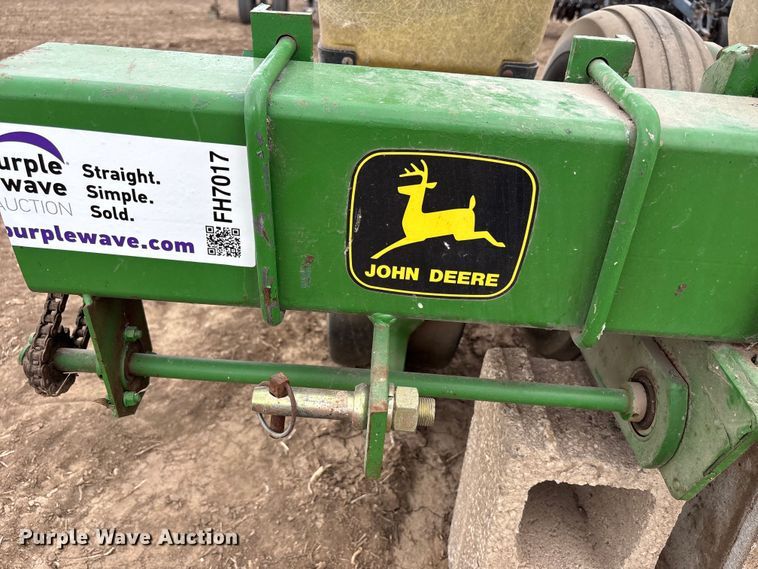image for item FH7017 John Deere 7100 planter
