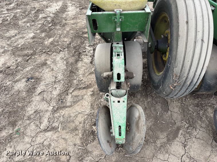 image for item FH7017 John Deere 7100 planter
