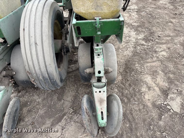 image for item FH7017 John Deere 7100 planter