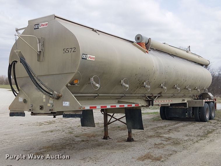 image for item FH7028 2018 CEI Pacer AT35LW feed delivery trailer