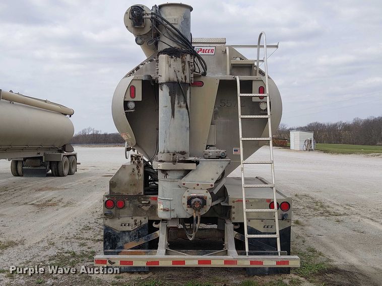 image for item FH7028 2018 CEI Pacer AT35LW feed delivery trailer