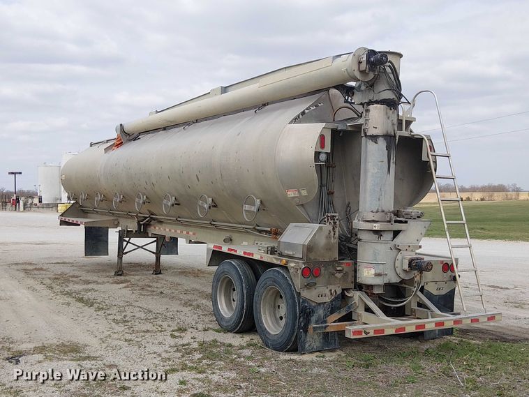 image for item FH7028 2018 CEI Pacer AT35LW feed delivery trailer