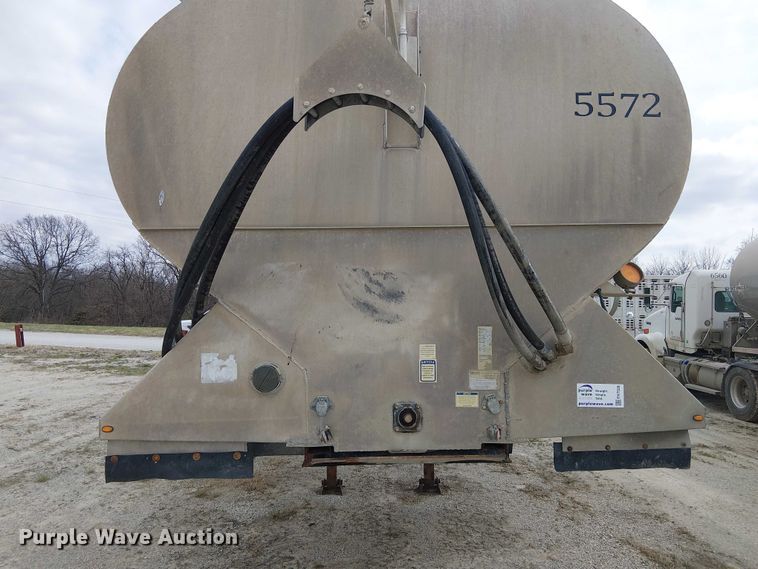 image for item FH7028 2018 CEI Pacer AT35LW feed delivery trailer