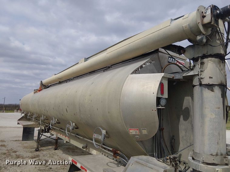 image for item FH7028 2018 CEI Pacer AT35LW feed delivery trailer