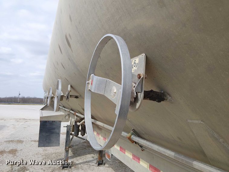 image for item FH7028 2018 CEI Pacer AT35LW feed delivery trailer