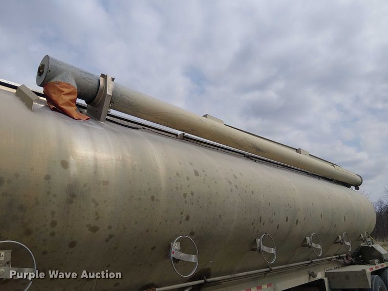 image for item FH7028 2018 CEI Pacer AT35LW feed delivery trailer