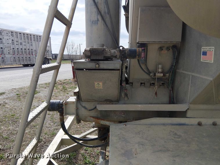 image for item FH7028 2018 CEI Pacer AT35LW feed delivery trailer