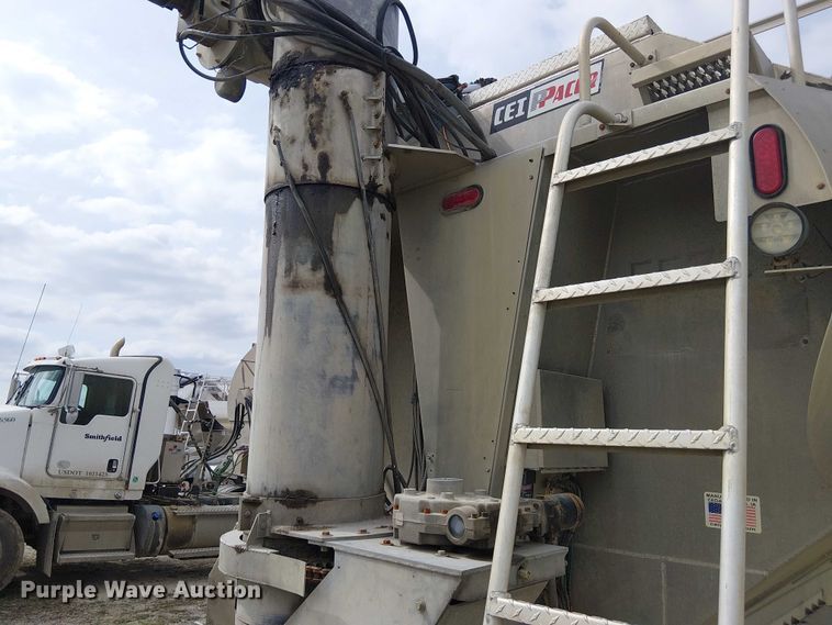 image for item FH7028 2018 CEI Pacer AT35LW feed delivery trailer