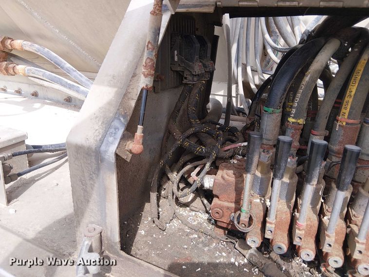 image for item FH7028 2018 CEI Pacer AT35LW feed delivery trailer