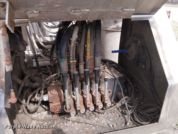 image for item FH7028 2018 CEI Pacer AT35LW feed delivery trailer