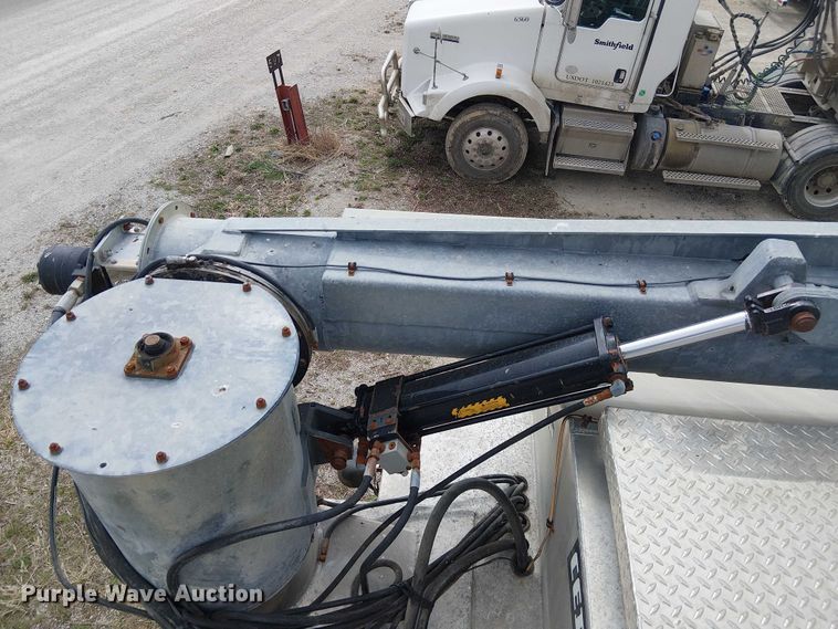 image for item FH7028 2018 CEI Pacer AT35LW feed delivery trailer