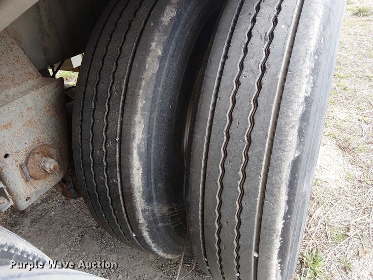 image for item FH7028 2018 CEI Pacer AT35LW feed delivery trailer