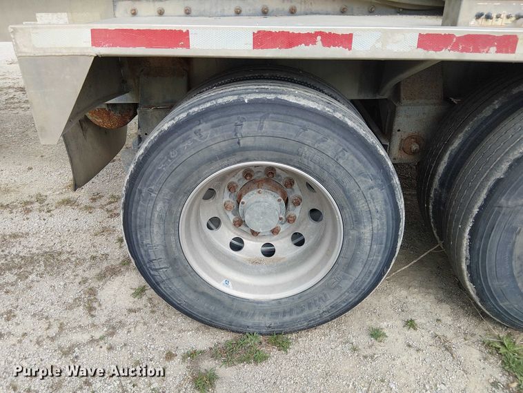 image for item FH7028 2018 CEI Pacer AT35LW feed delivery trailer