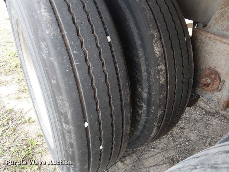 image for item FH7028 2018 CEI Pacer AT35LW feed delivery trailer