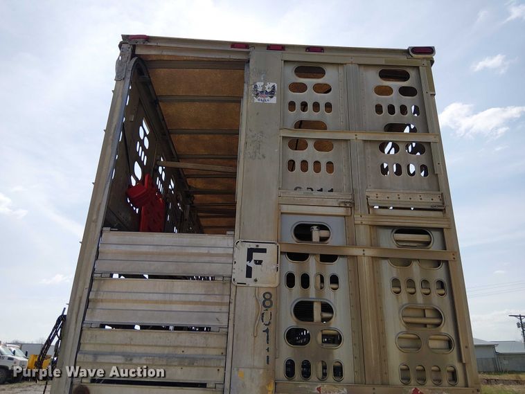 image for item FH7029 2003 Barrett livestock trailer
