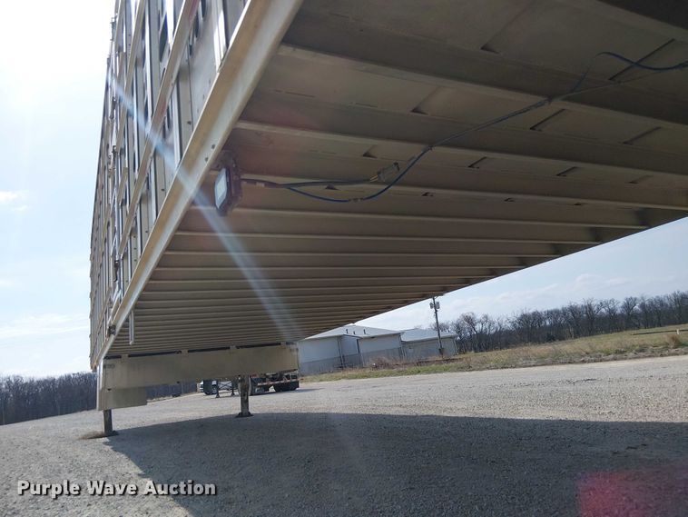 image for item FH7029 2003 Barrett livestock trailer