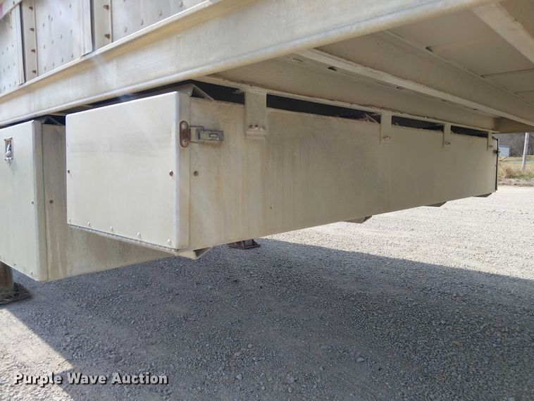 image for item FH7029 2003 Barrett livestock trailer