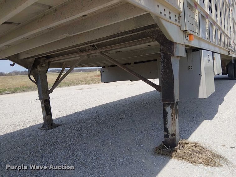 image for item FH7029 2003 Barrett livestock trailer