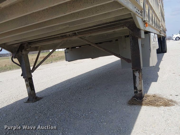 image for item FH7029 2003 Barrett livestock trailer