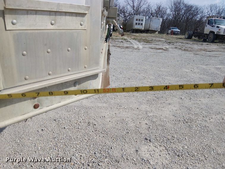 image for item FH7029 2003 Barrett livestock trailer