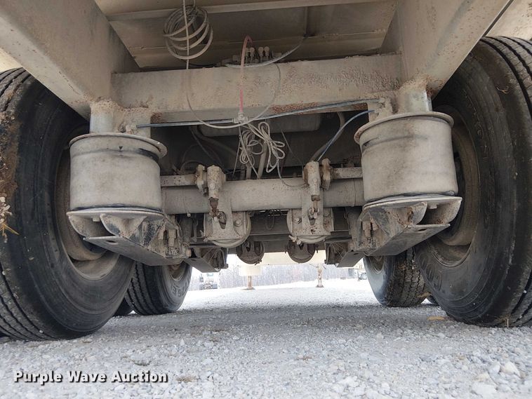 image for item FH7029 2003 Barrett livestock trailer